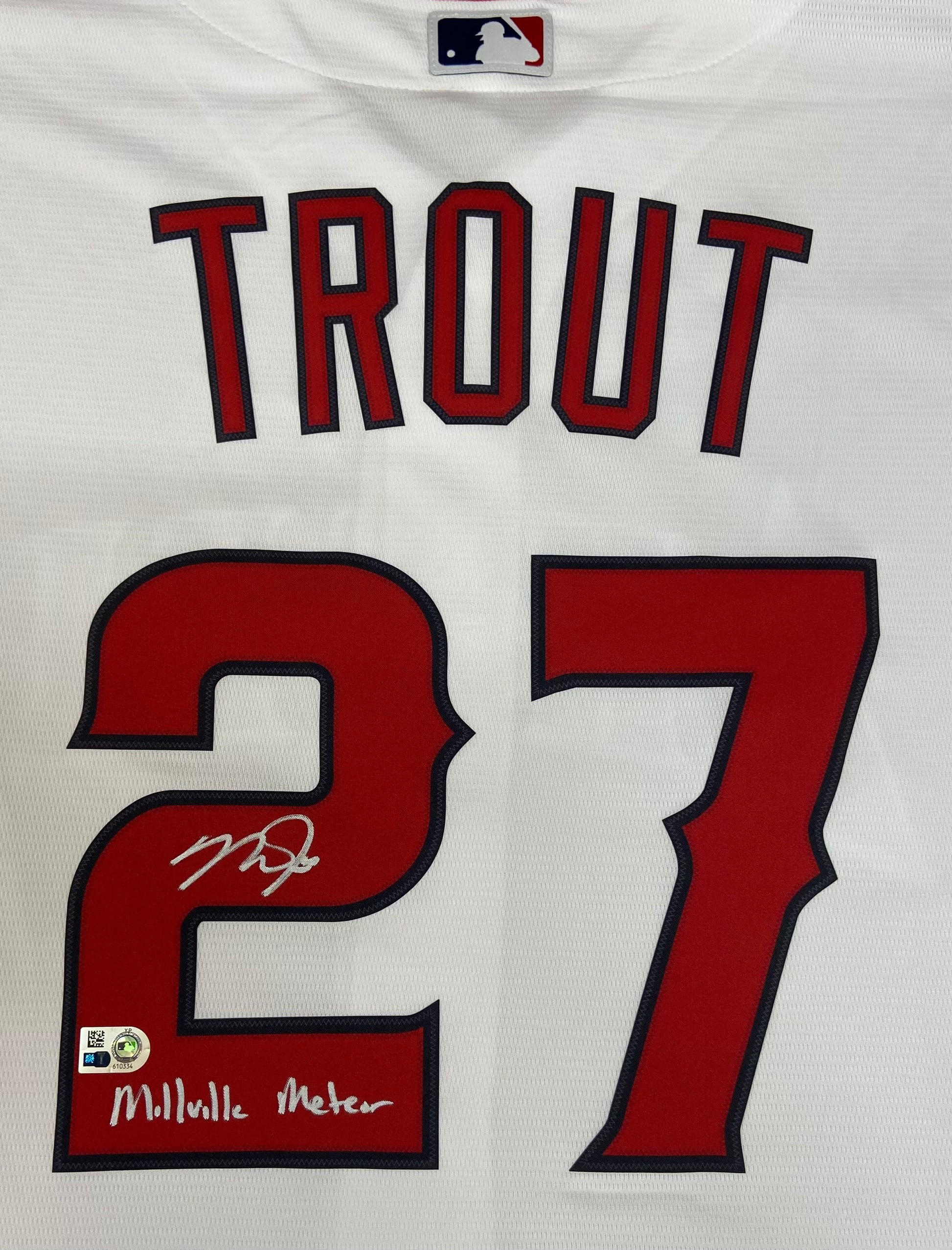 Authentic Autographed Memorabilia 