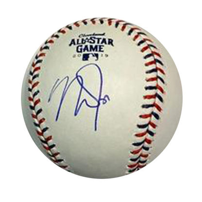 Authentic Autographed Memorabilia 