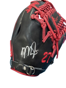 Authentic Autographed Memorabilia 