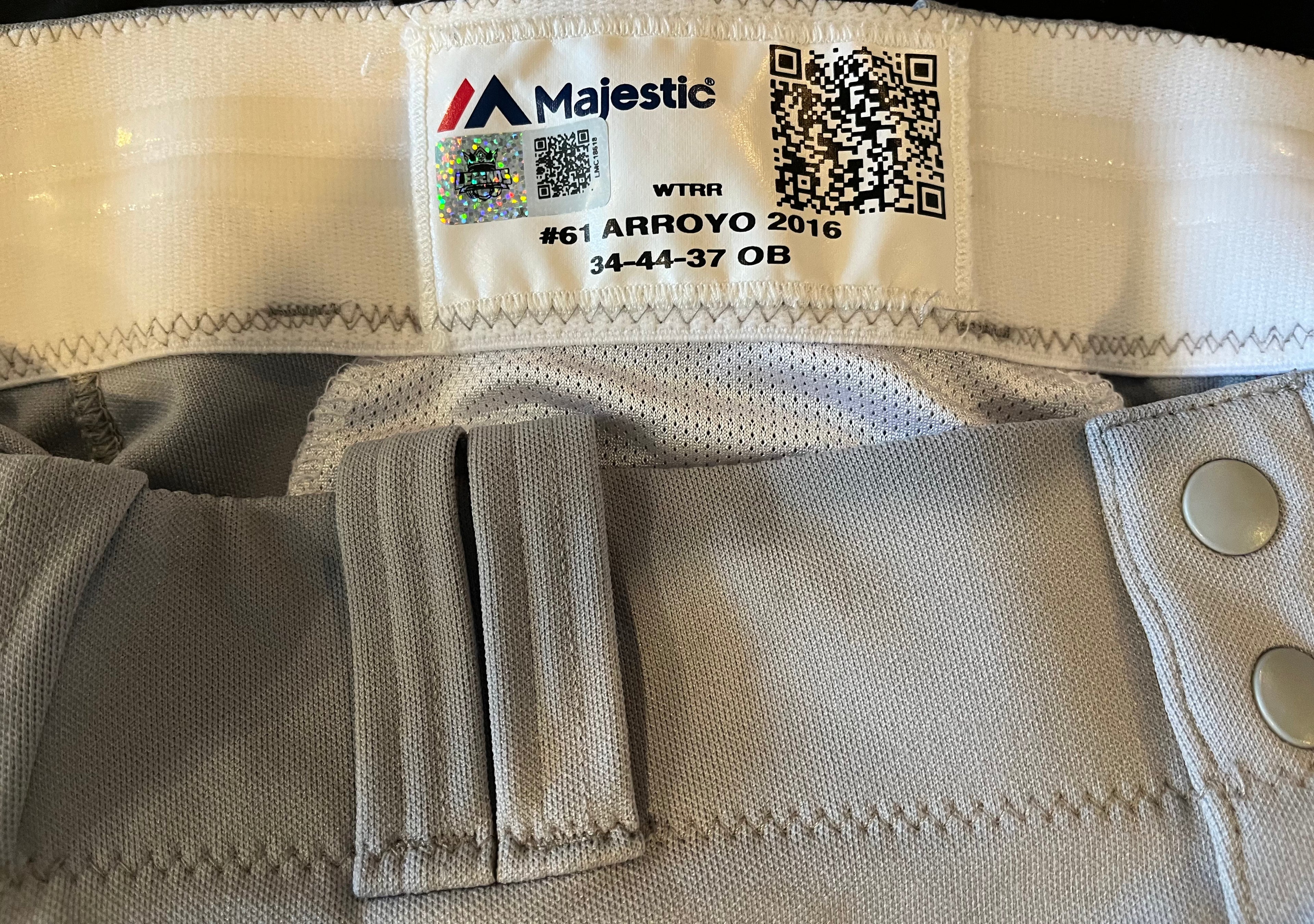 Authentic Autographed Memorabilia 