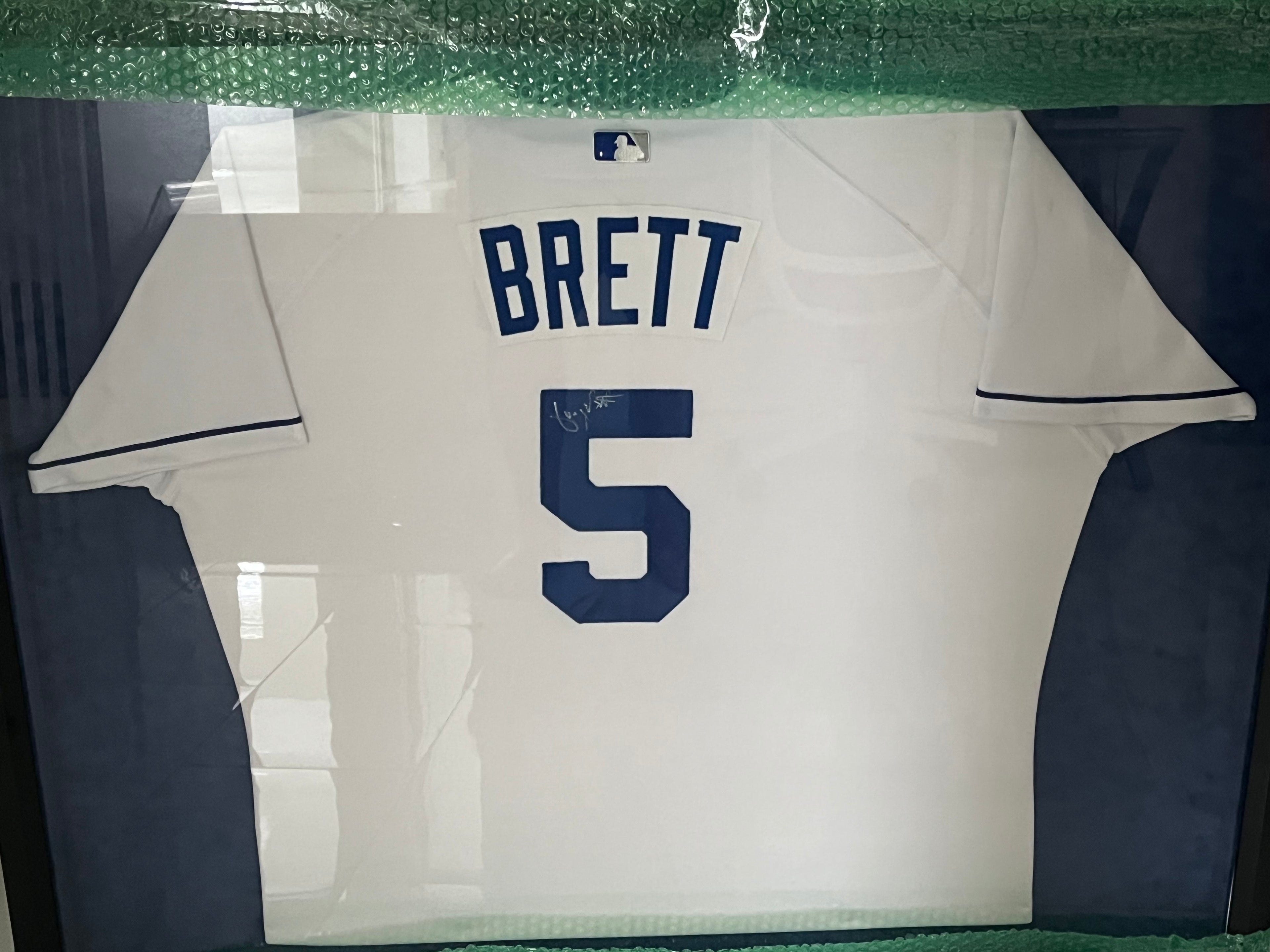 Authentic Autographed Memorabilia 