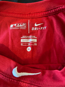 Authentic Autographed Memorabilia 