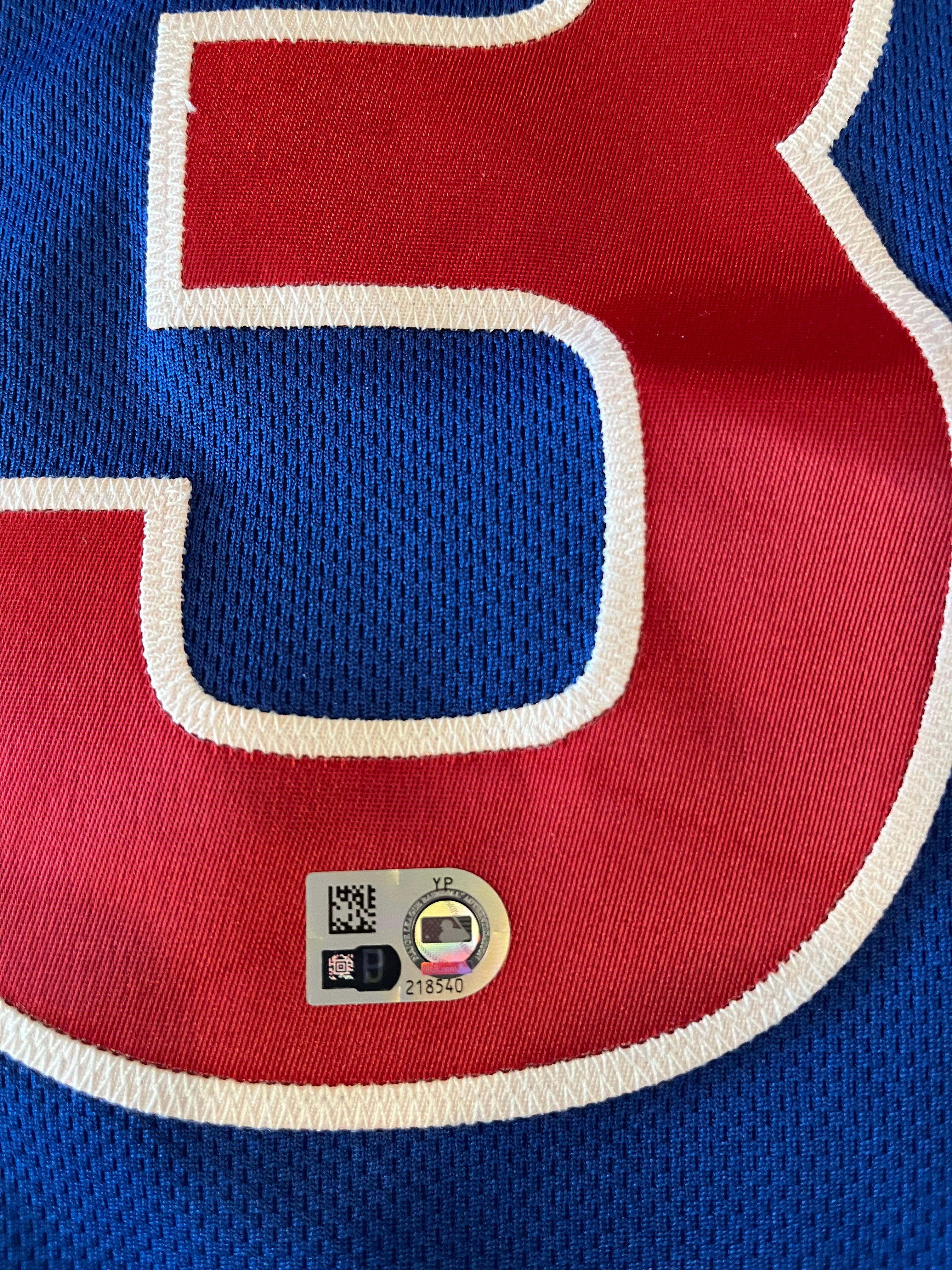 Authentic Autographed Memorabilia 