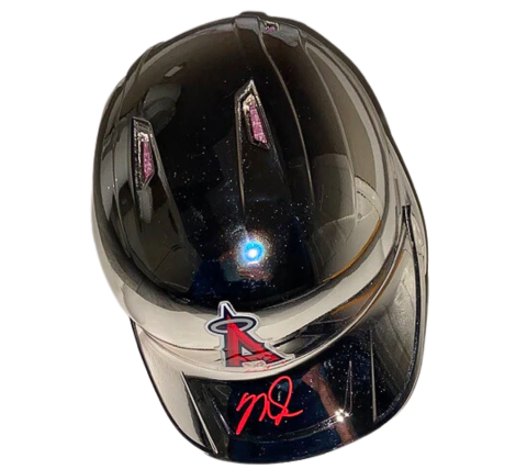Authentic Autographed Memorabilia 