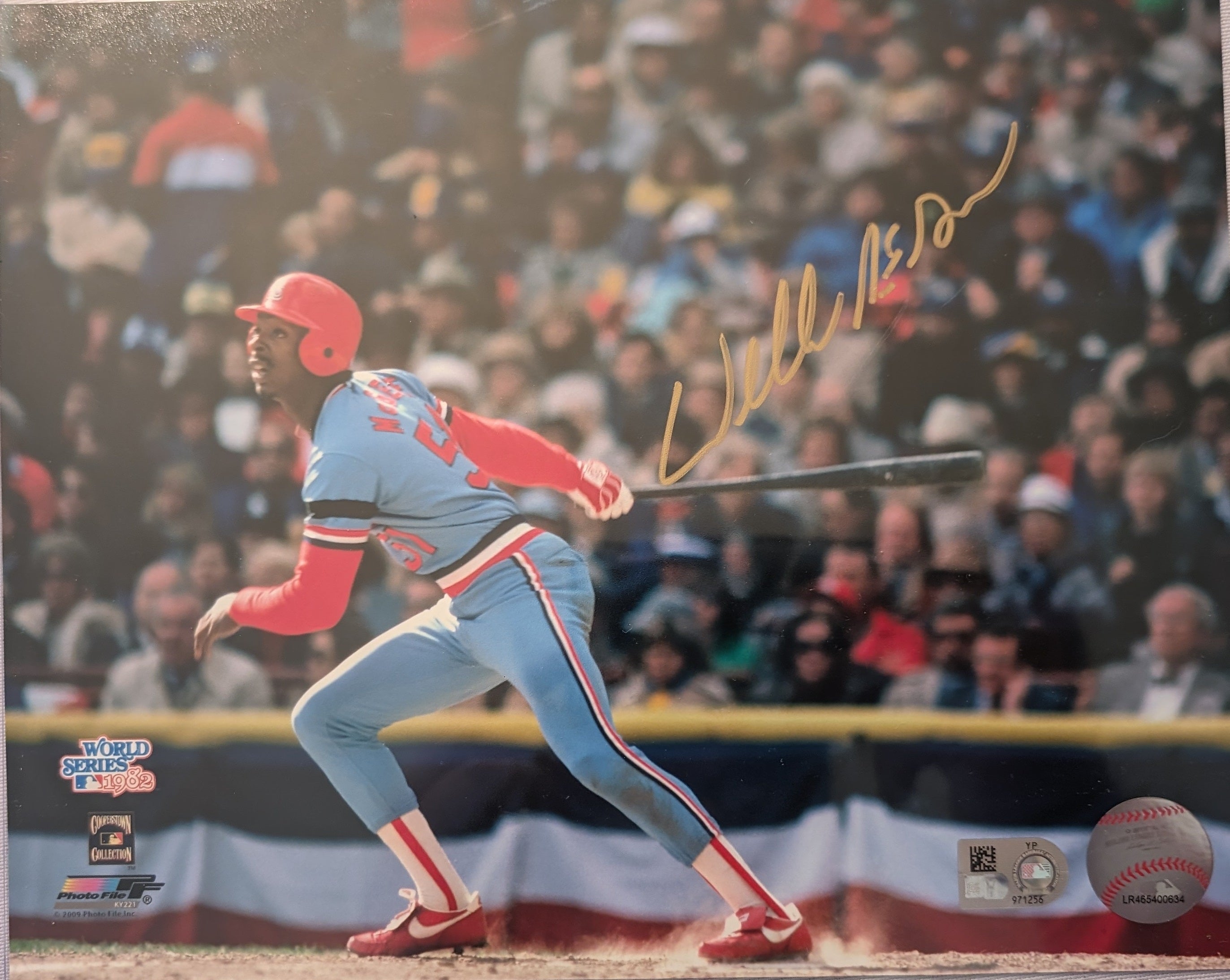 Authentic Autographed Memorabilia 