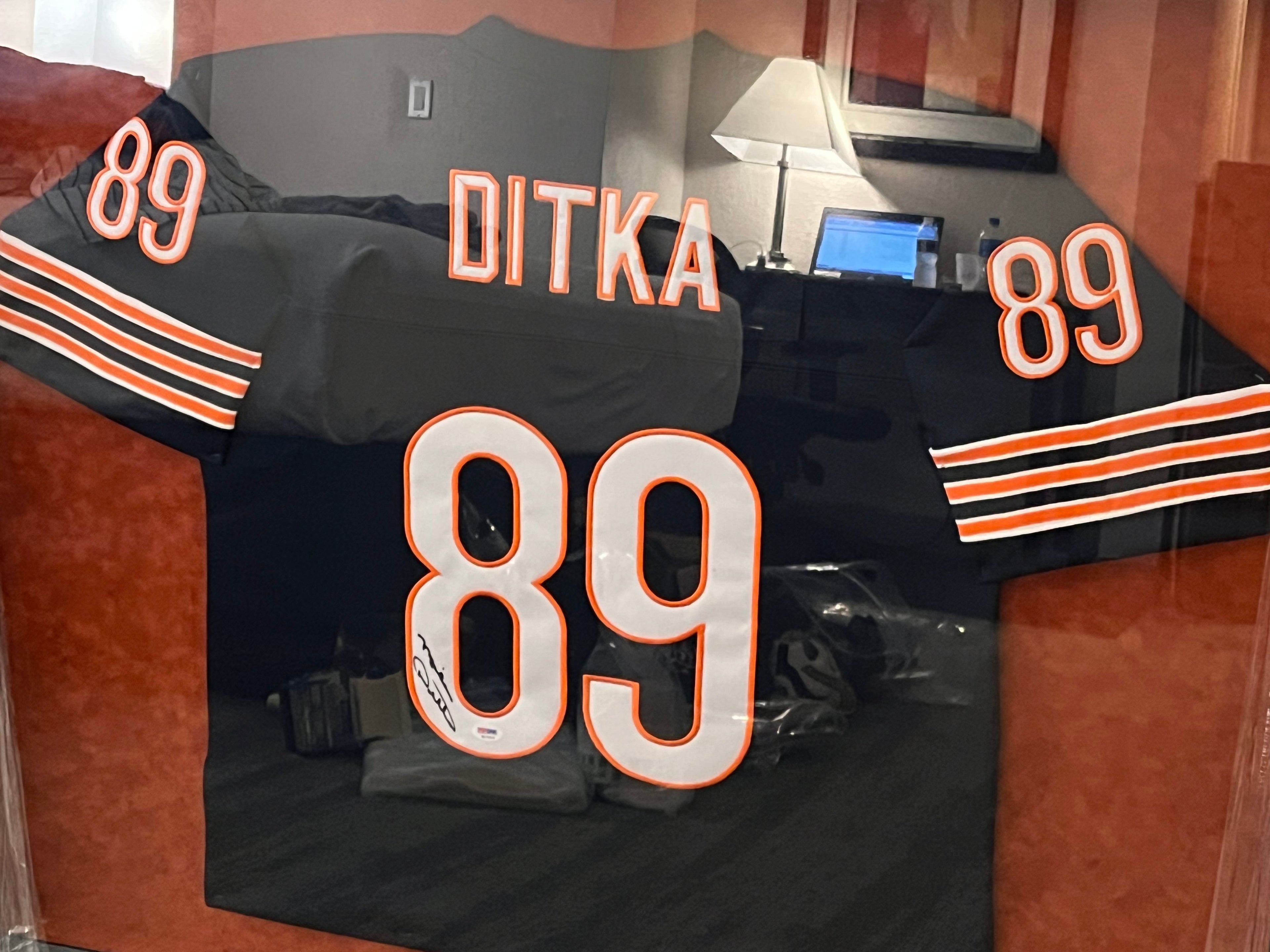 Authentic Autographed Memorabilia 