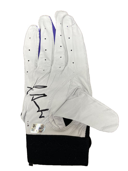 Authentic Autographed Memorabilia 