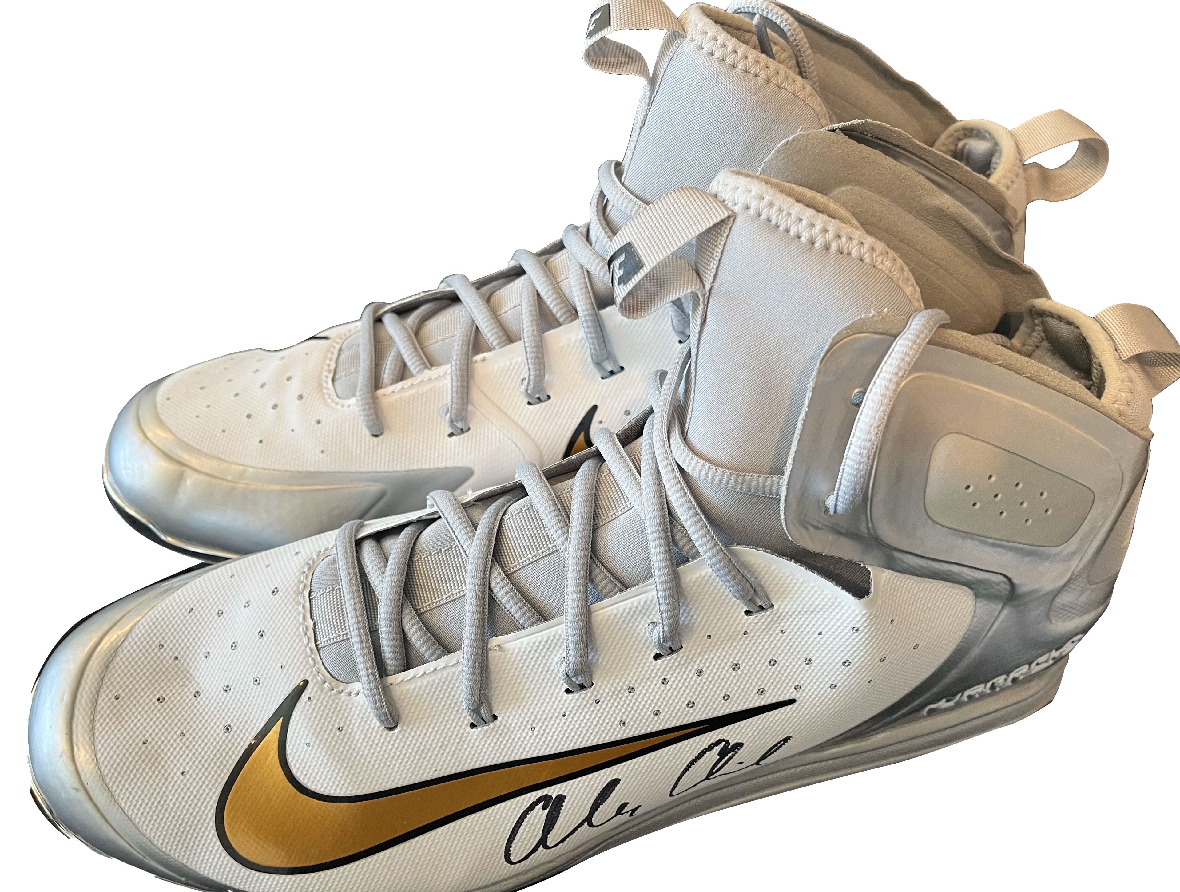 Authentic Autographed Memorabilia 