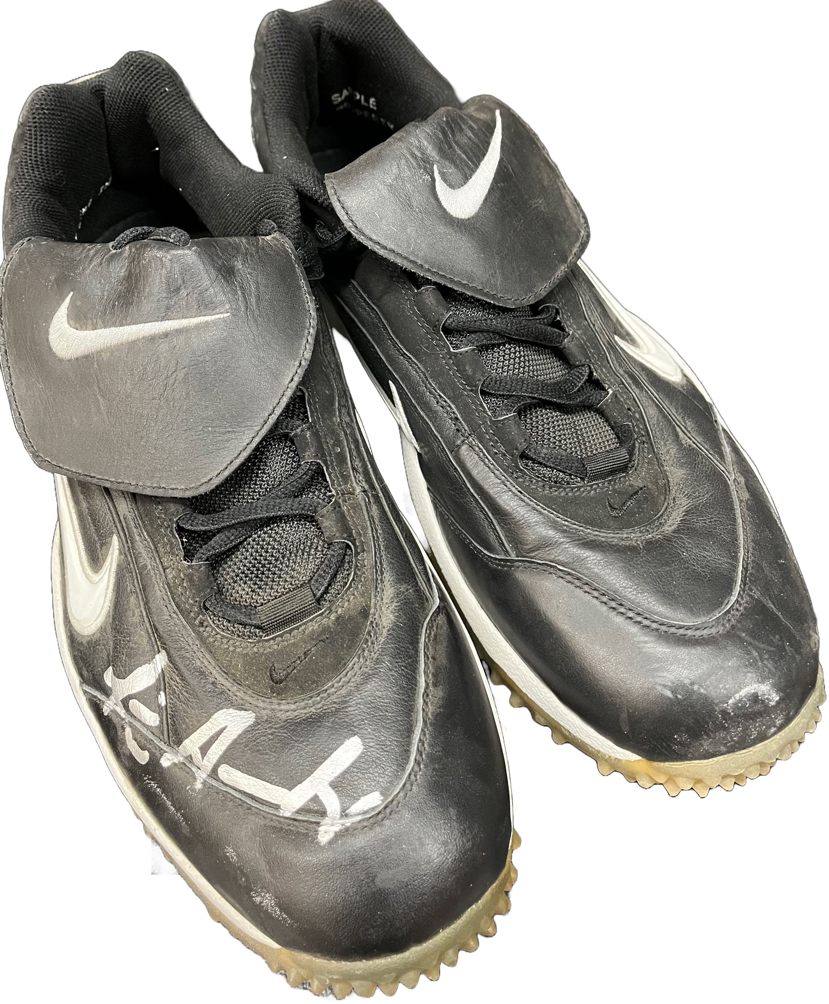 Authentic Autographed Memorabilia 