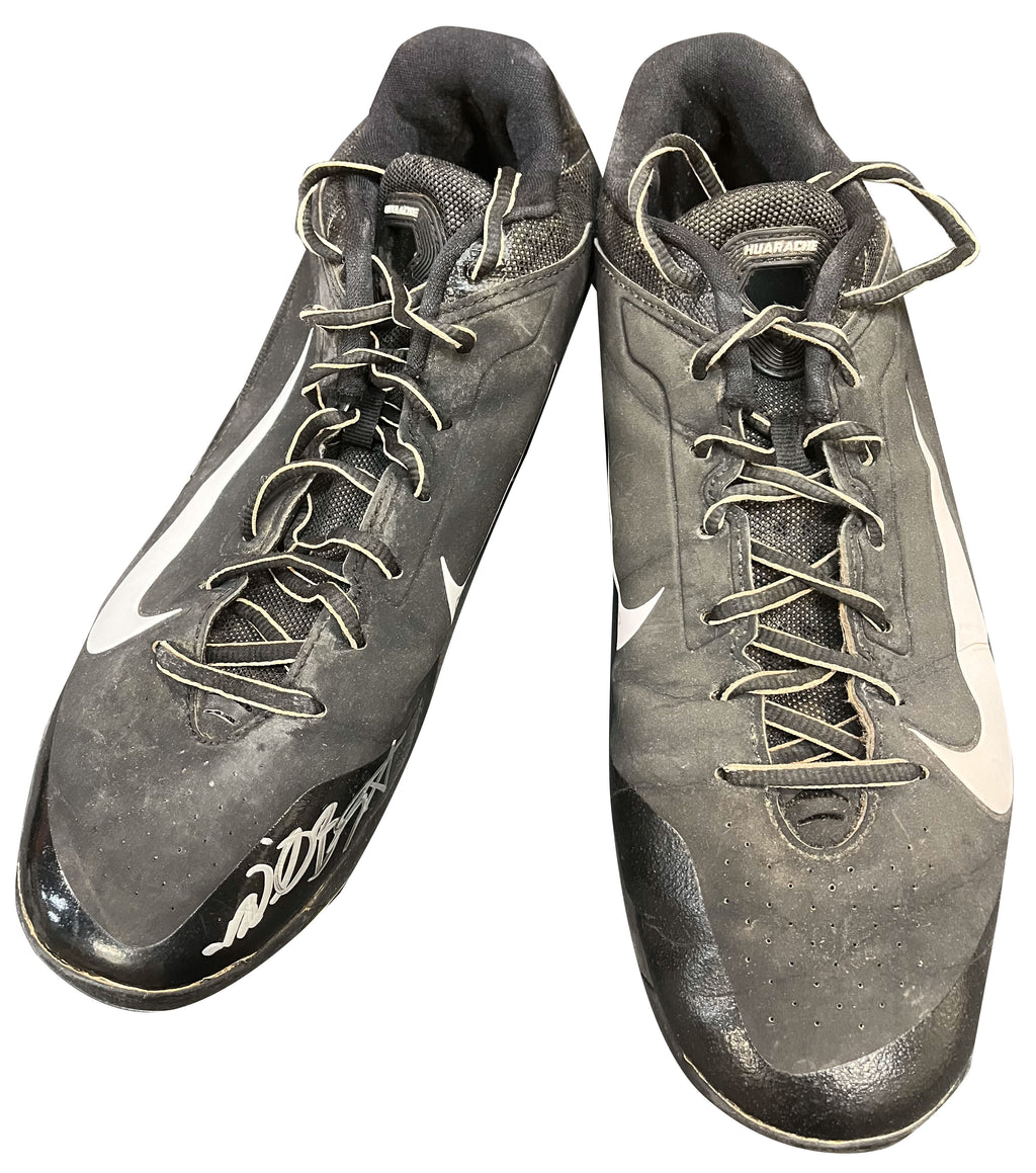 Authentic Autographed Memorabilia 