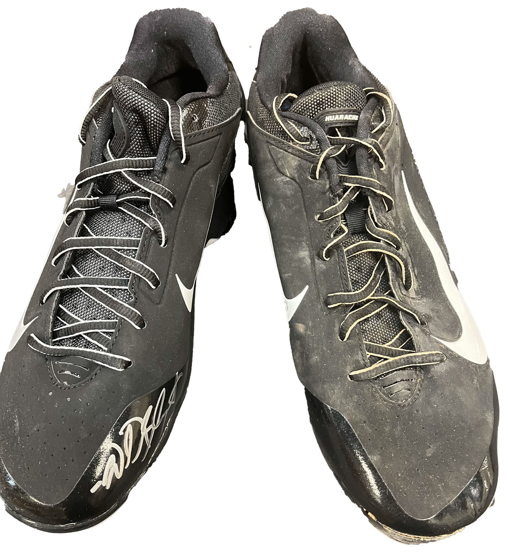 Authentic Autographed Memorabilia 