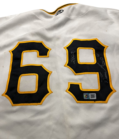 Authentic Autographed Memorabilia 