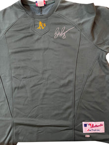 Authentic Autographed Memorabilia 