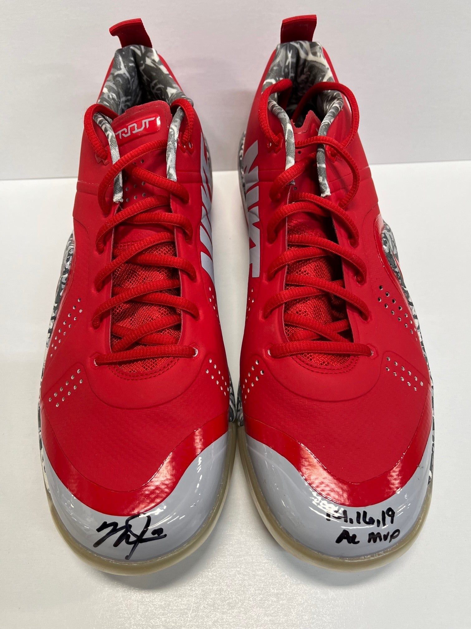 Authentic Autographed Memorabilia 