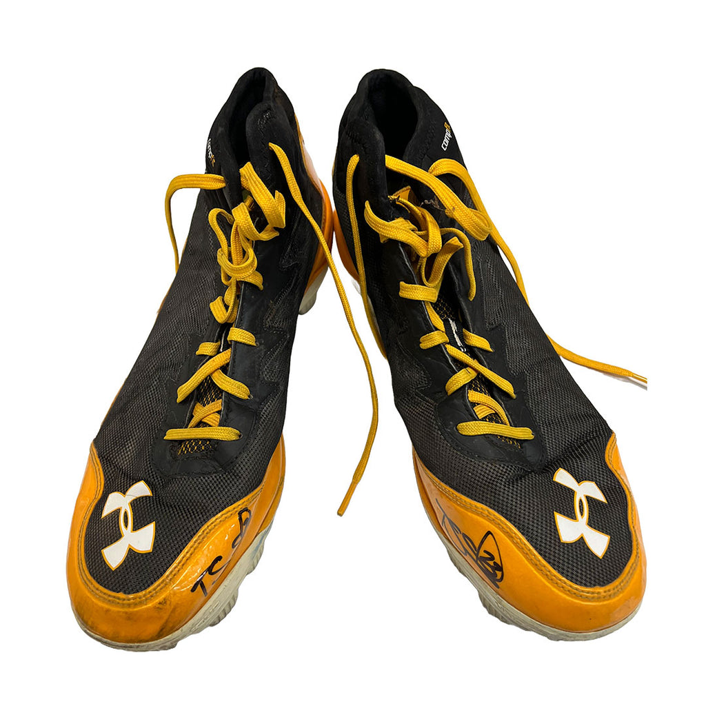 Authentic Autographed Memorabilia 