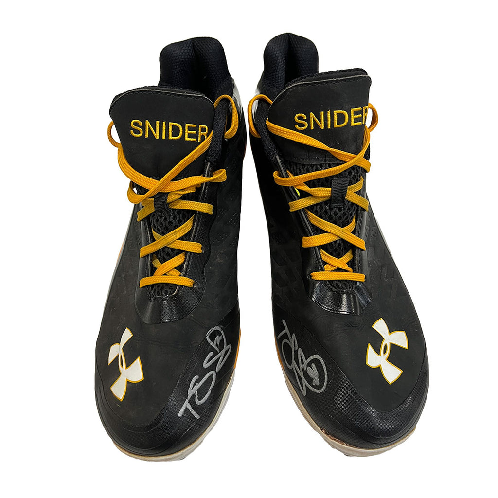Authentic Autographed Memorabilia 