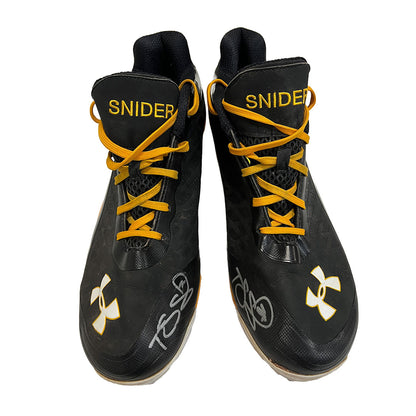 Authentic Autographed Memorabilia 