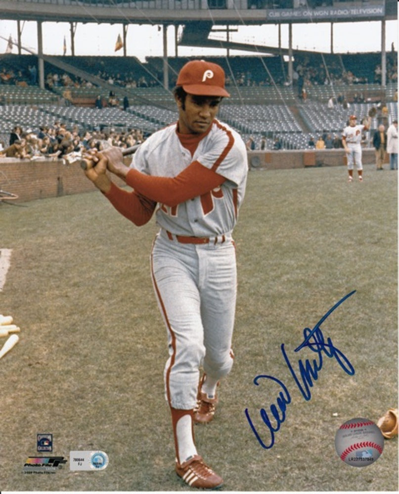 Willie Montanez Autographed 8x10 Photo