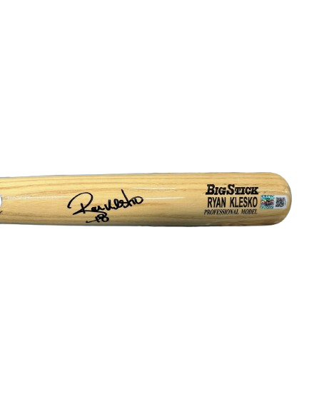 Authentic Autographed Memorabilia 