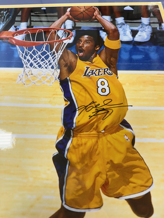 Kobe Bryant Autographed Lakers Framed 16x20