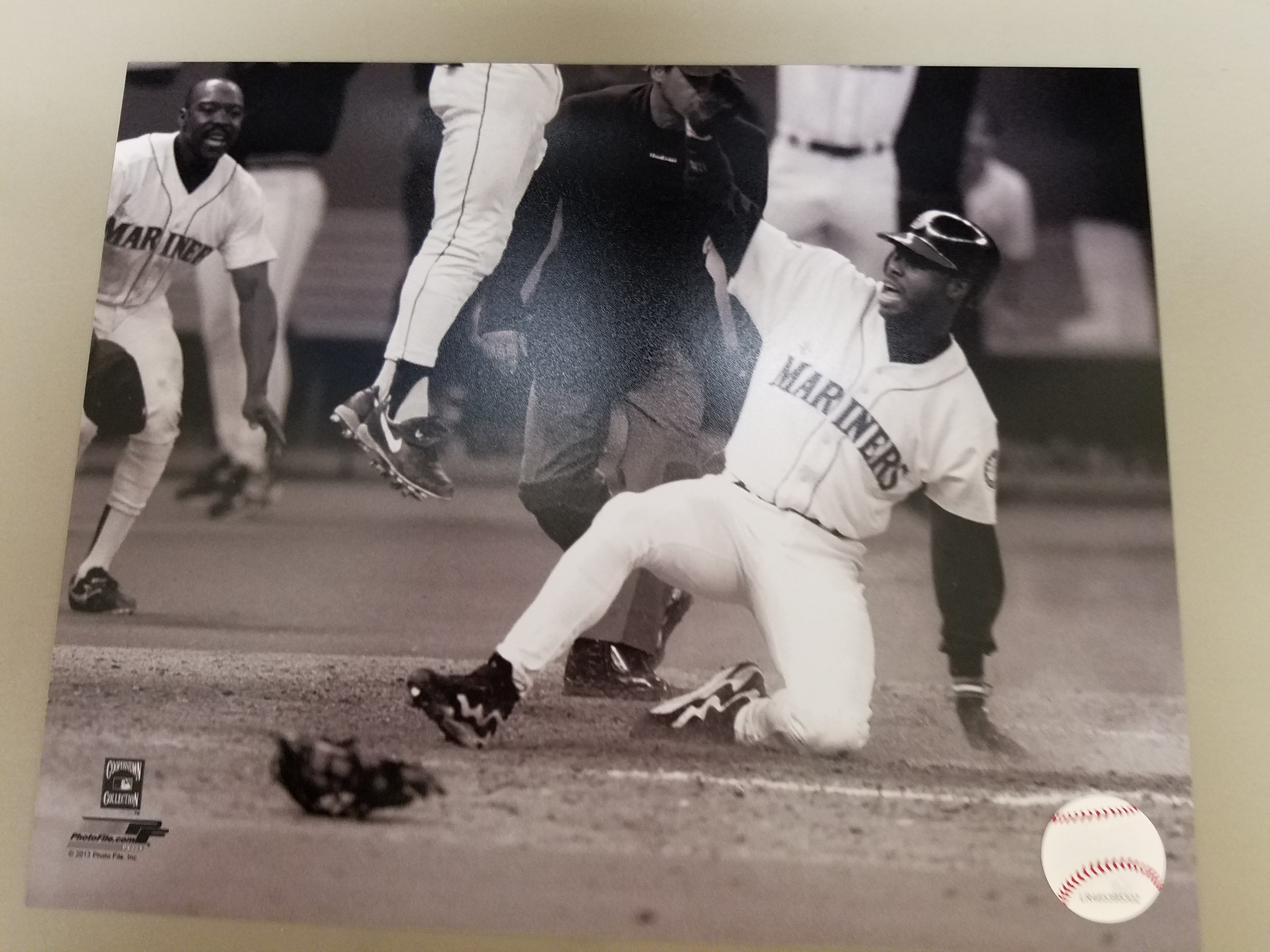Authentic Autographed Memorabilia 