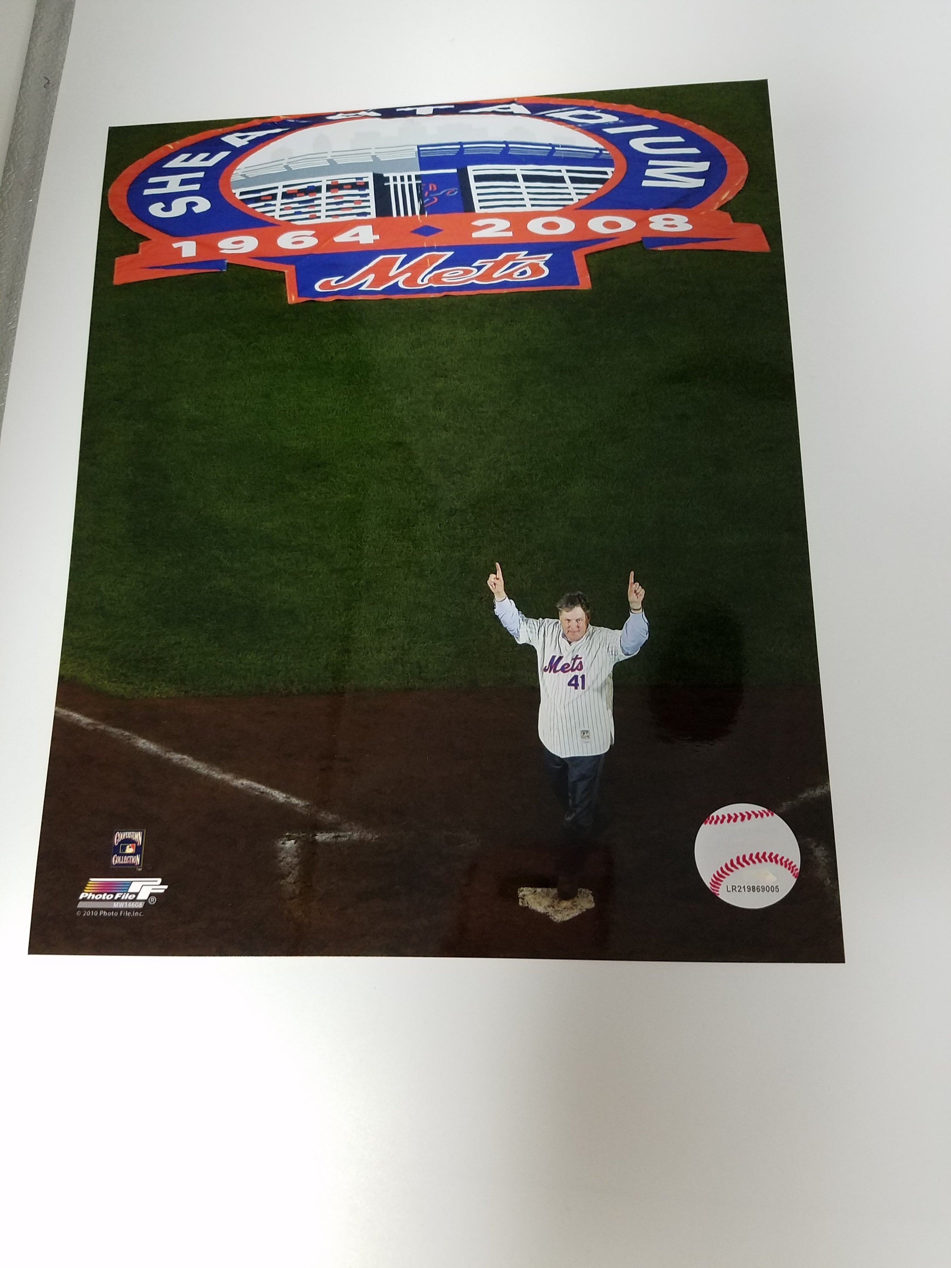 Authentic Autographed Memorabilia 