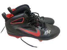 Authentic Autographed Memorabilia 